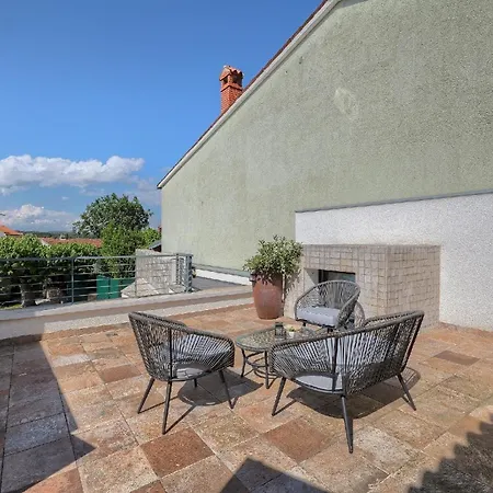 Mit Privatpool Fuer 6 Personen Ca 300 Qm In Pula, Istrien Istrische Riviera