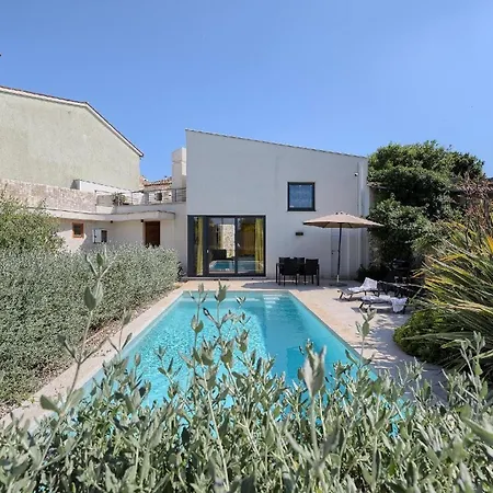 Mit Privatpool Fuer 6 Personen Ca 300 Qm In Pula, Istrien Istrische Riviera Holiday home *