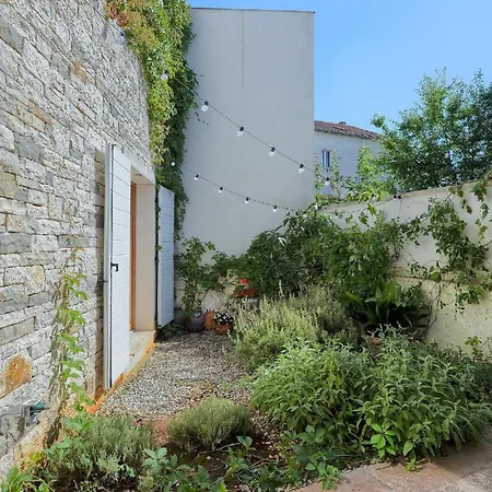 Holiday home Mit Privatpool Fuer 6 Personen Ca 300 Qm In Pula, Istrien Istrische Riviera Pula